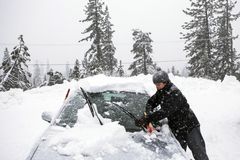 Šerif zrušil kvůli sněhu oslavy Valentýna, ženy se bouří