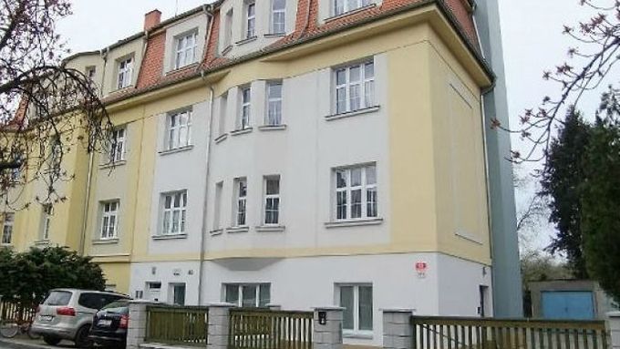 Dům v Plzni, ve kterém Milan Chovanec koupil byt