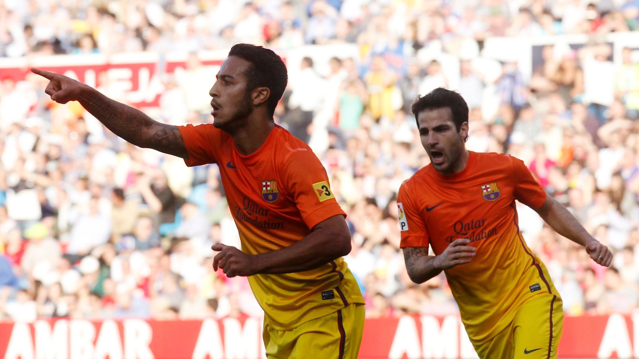 Alcantara a Fabregas slaví gól do sítě Zaragozy