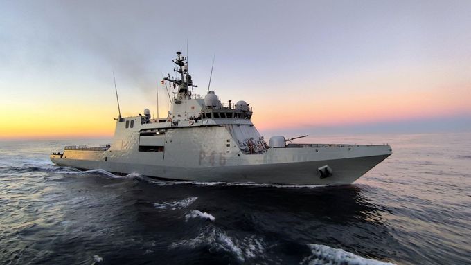 Španělská válečná loď 'Furor', která se připojí ke Global Sumud Flotilla, aby ji ochránila před případnými útoky.