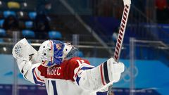 Šimon Hrubec slaví triumf Česka v zápase Česko - Rusko na ZOH 2022 v Pekingu