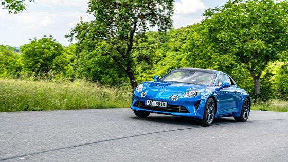 Dračice přichází na konci benzinového flámu. Prohnali jsme po Krkonoších Alpinu A110