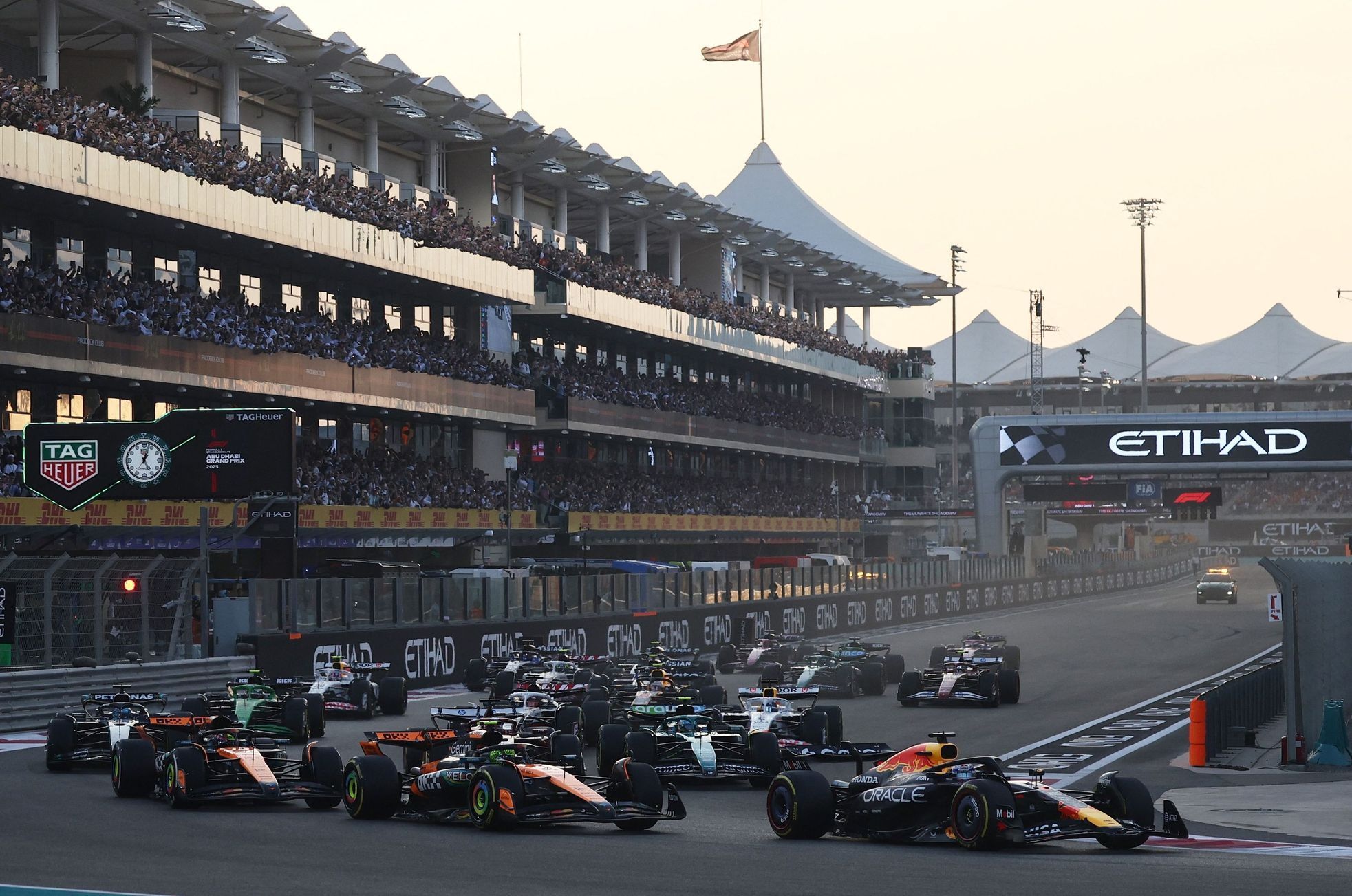 Start VC Abú Zabí F1 2025