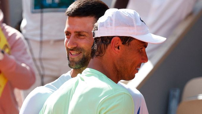 Novak Djokovič a Rafael Nadal po společném tréninku v Paříži.