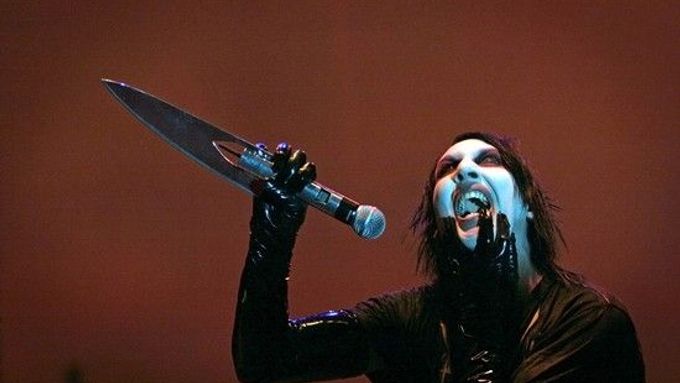 Lucifera vidí otec Gabriele Amorth i v hudbě Marilyn Mansona.