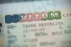 O česká víza loni požádalo rekordních 813 tisíc lidí. Nejvíc z Ruska, Ukrajiny a Číny