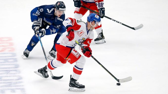 David Sklenička se pokouší vyzrát na finskou obranu