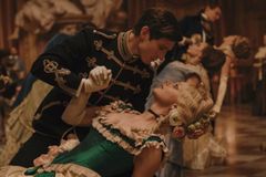 Nenechte si ujít: Hrabalova klasika na divadelních prknech i hororová verze Popelky