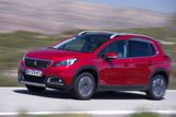 Peugeot 2008 letos prodělal modernizaci, která malému SUV pomohla. Za prvních šest měsíců se prodával o 13 procent lépe než loni a za 96 035 kusů mu patří 18. místo.