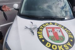 Strážník chytil dron, který přepravoval pervitin. Jde o první podobný případ v Česku