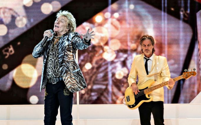 Rod Stewart začátkem června 2024 na koncertu v Kodani.