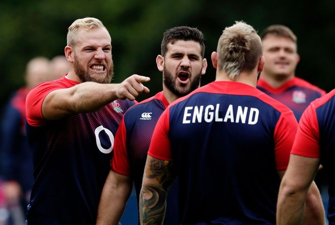 Anglie (James Haskell, Rob Webber a Joe Marler) před MS 2015