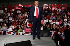 Ruská rozvědka se snažila proniknout přímo do Trumpova štábu, ukazují nové informace z vyšetřování
