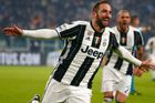 Higuaín vystřelil Juventusu důležitou výhru nad AS Řím
