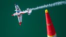 Cristian Bolton v závodě Red Bull Air Race v Abú Zábí 2019