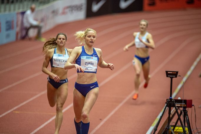 Agata Zupinová při běhu na 400 metrů