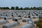 Hřbitov pro padlé tamilské Tygry ve městě Kilinochchi na severovýchodním pobřeží ostrova. Před 25 lety zahájila organizace Tygři osvobození tamilského Ílamu (LTTE) boj za vlastní tamilský stát - Ílam - na Srí Lance) kvůli tomu, že většinoví Sinhálci šikanovali menšinové Tamily.