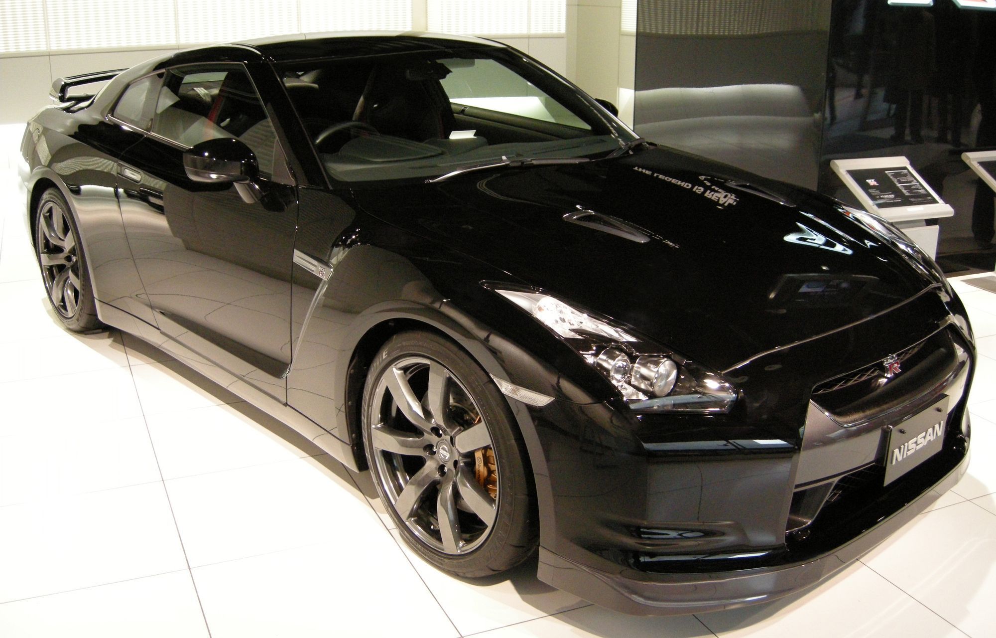 Automobil Nissan GT-R