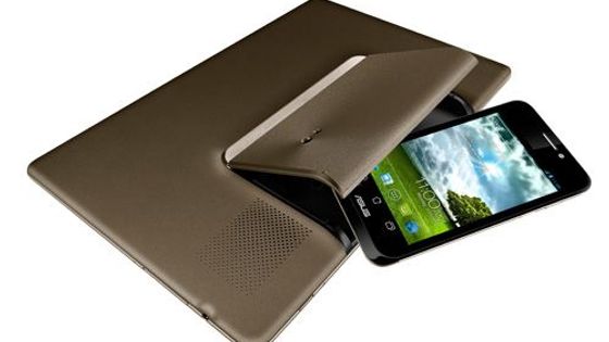 Asus PadFone je mobil, tablet, notebook a headset v jednom