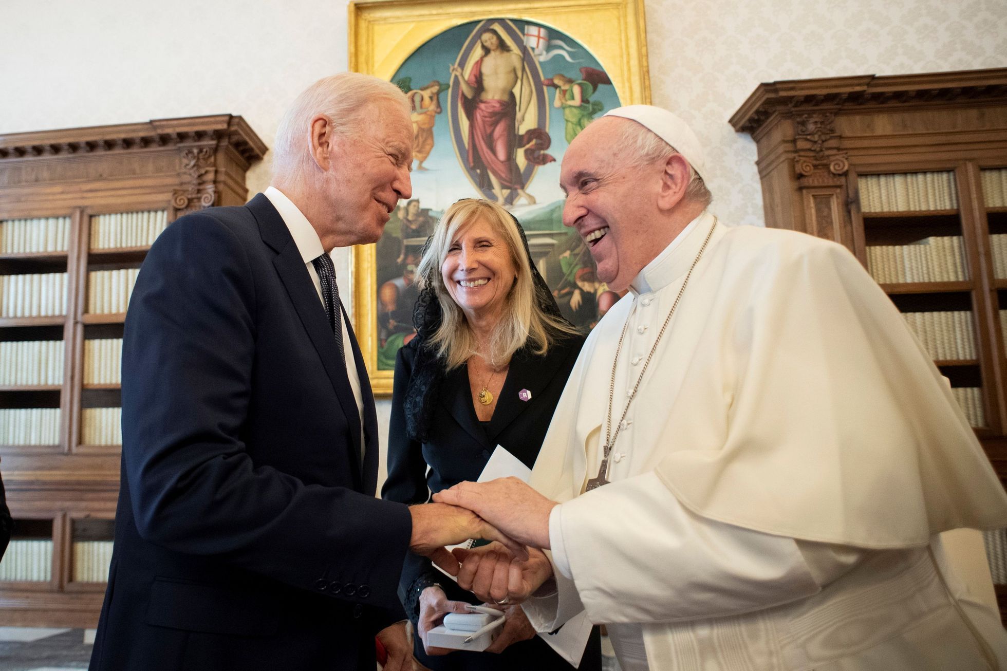 Joe Biden a papež František.