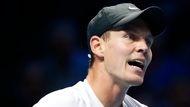 Co si ale Berdych za rámeček nedá je následné vystoupení na grandslamech. Na francouzské antuce sice došel alespoň do čtvrtého kola, ale pohroma přišla na wimbledonské trávě, kde vypadl s Lotyšem Ernestem Gulbisem už v prvním kole. Že mu londýnské prostředí nesvědčí, poznal rodák z Valašského Meziříčí na stejném místě v rámci olympijského turnaje, kde rovněž skončil hned po prvním zápase.