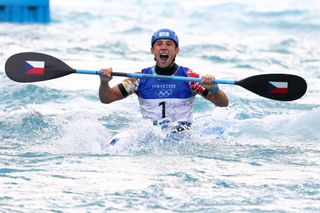 Kajakář Jiří Prskavec slaví vítězství ve finále na OH 2020