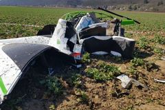 Při nehodě malého vrtulníku v Dobřichovicích u Prahy zemřeli dva lidé