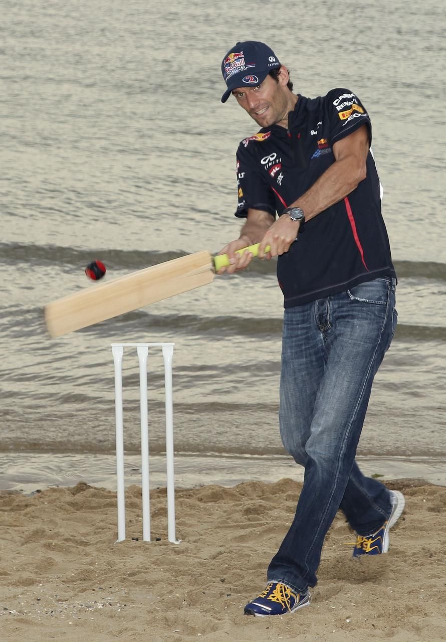 F1: Před VC Austrálie (Mark Webber zkouší kriket)