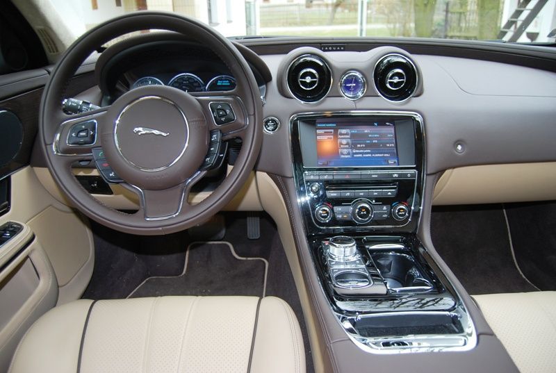 Test Jaguar XJ