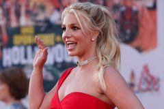U Britney Spearsové zasahovali záchranáři. "Může za to moje matka," zlobí se zpěvačka