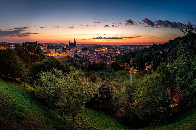 Průřez tvorbou externího fotografa Radoslava Vnenčáka za rok 2024.