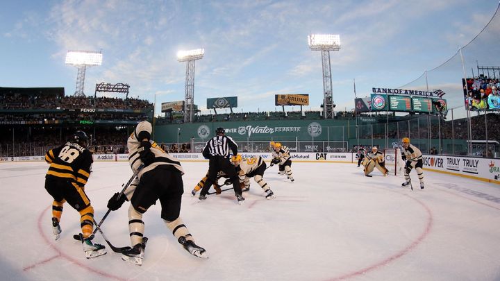 Bruins otočili duel pod otevřeným nebem. Na vítězný gól nahrál Krejčí; Zdroj foto: Reuters