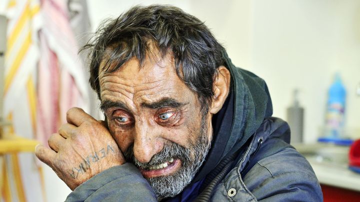 Žít ve špíně nebudeme. Stát nás donutí zabíjet, zoufají si muži na ulici a viní stát