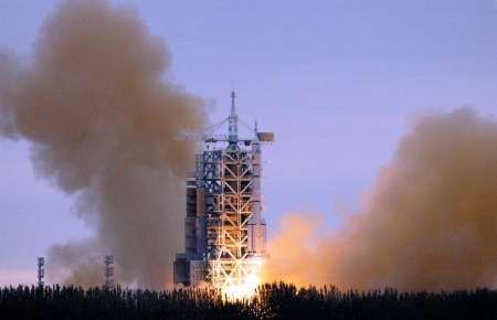 Čína-Raketa1