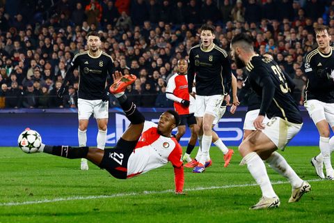 Feyenoord - Sparta 3:1. Pražané v první půli propadali, pak jim dal naději Rrahmani