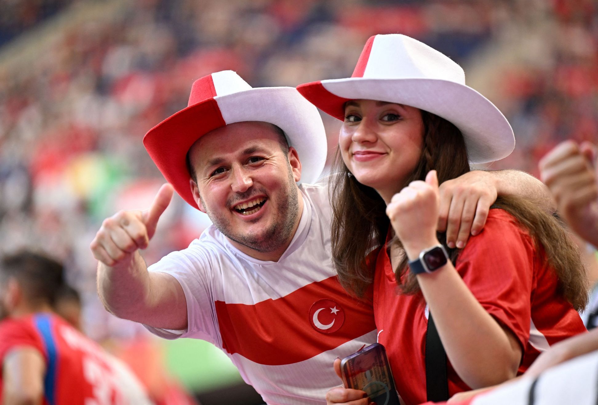Turečtí fanoušci před zápasem Eura 2024 Česko - Turecko