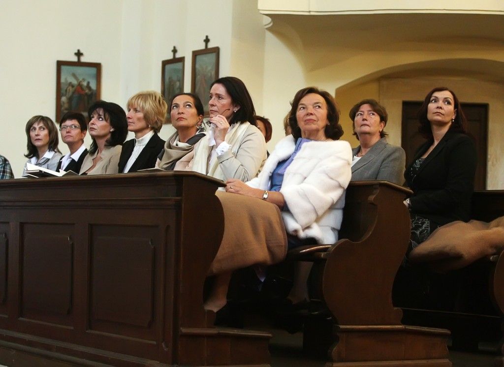 Ústavní činitelky a manželky politiků v Lánech