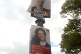 Za některé strany kandidují politici a političky tureckého původu. Dole například plakát sociálních demokratů (SPD).