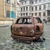 Ohořelé vraky z Ukrajiny instalace Signal Velčovský