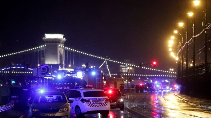 Maďarská policie našla v močálu kufr s ženským tělem. Nehoda při sexu, tvrdí pachatel