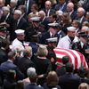 Rozloučení s McCainem ve washingtonské národní katedrále