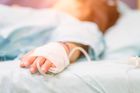 V brněnské nemocnici leží chlapec nakažený tetanem, matka jej údajně odmítla očkovat