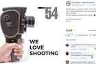 "Milujeme střílení". Zbrojovka pobouřila dvojsmyslným sloganem k festivalu ve Varech