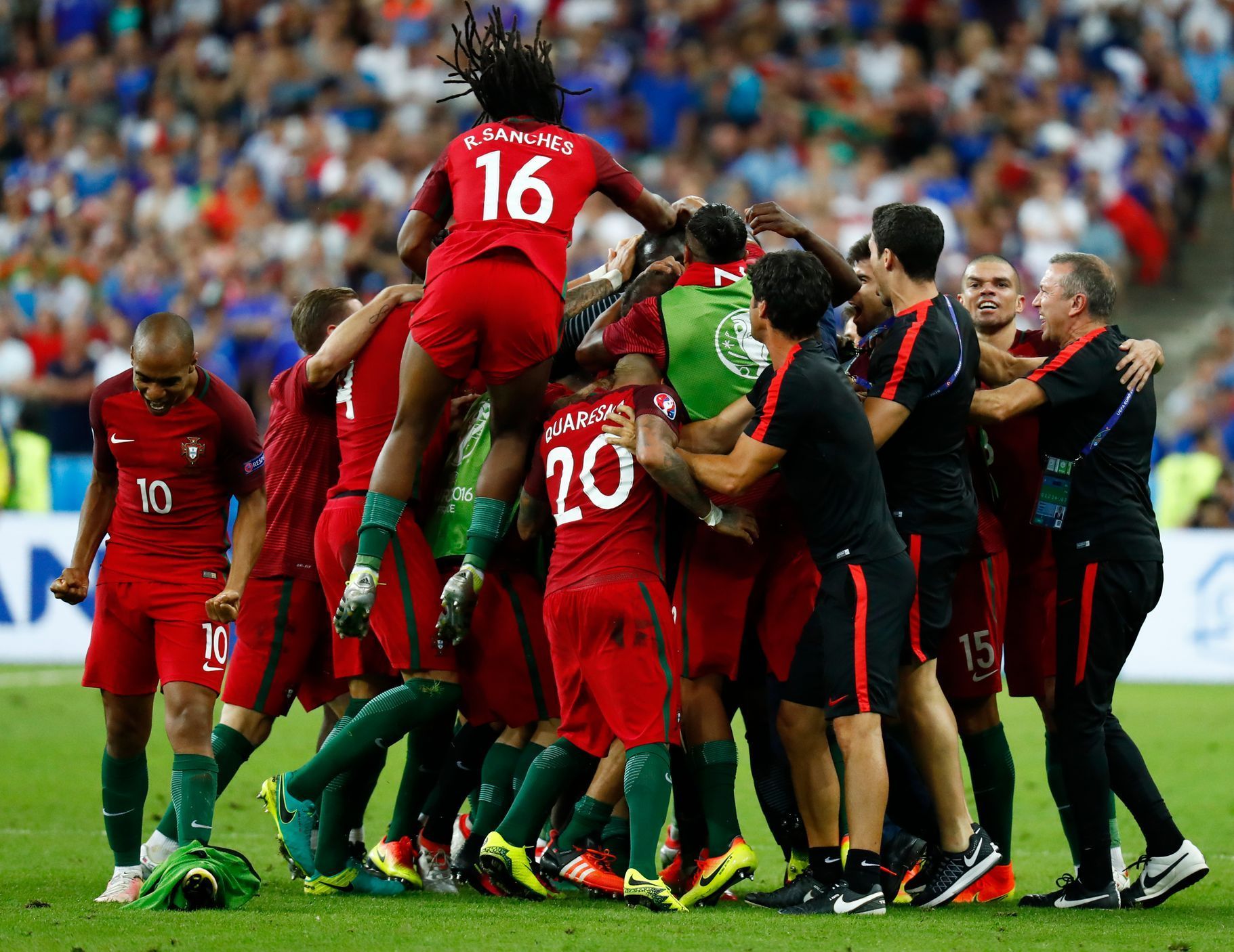 Euro 2016, finále Francie-Portugalsko: Portugalci slaví gól na 0:1