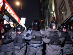 Pořádková policie při zásahu v Moskvě.