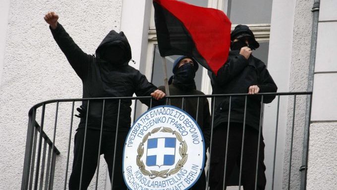 Řečtí anarchisté při demonstraci v Berlíně v prosinci 2008 (ilustrační foto)