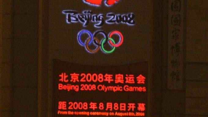 SRPEN - Čína spustila oficiální odpočítávání do začátku olympijských her. Ta začne v nejldinatější zemi na světě příští rok.