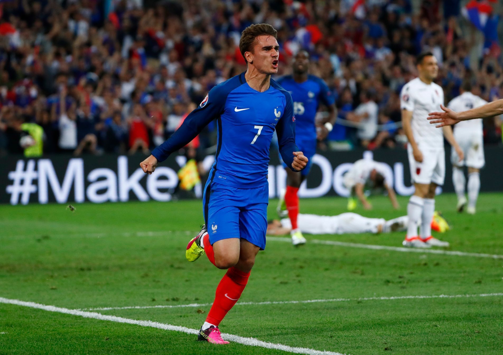 Euro 2016, Francie-Albánie: Antoine Griezmann slaví gól na 1:0