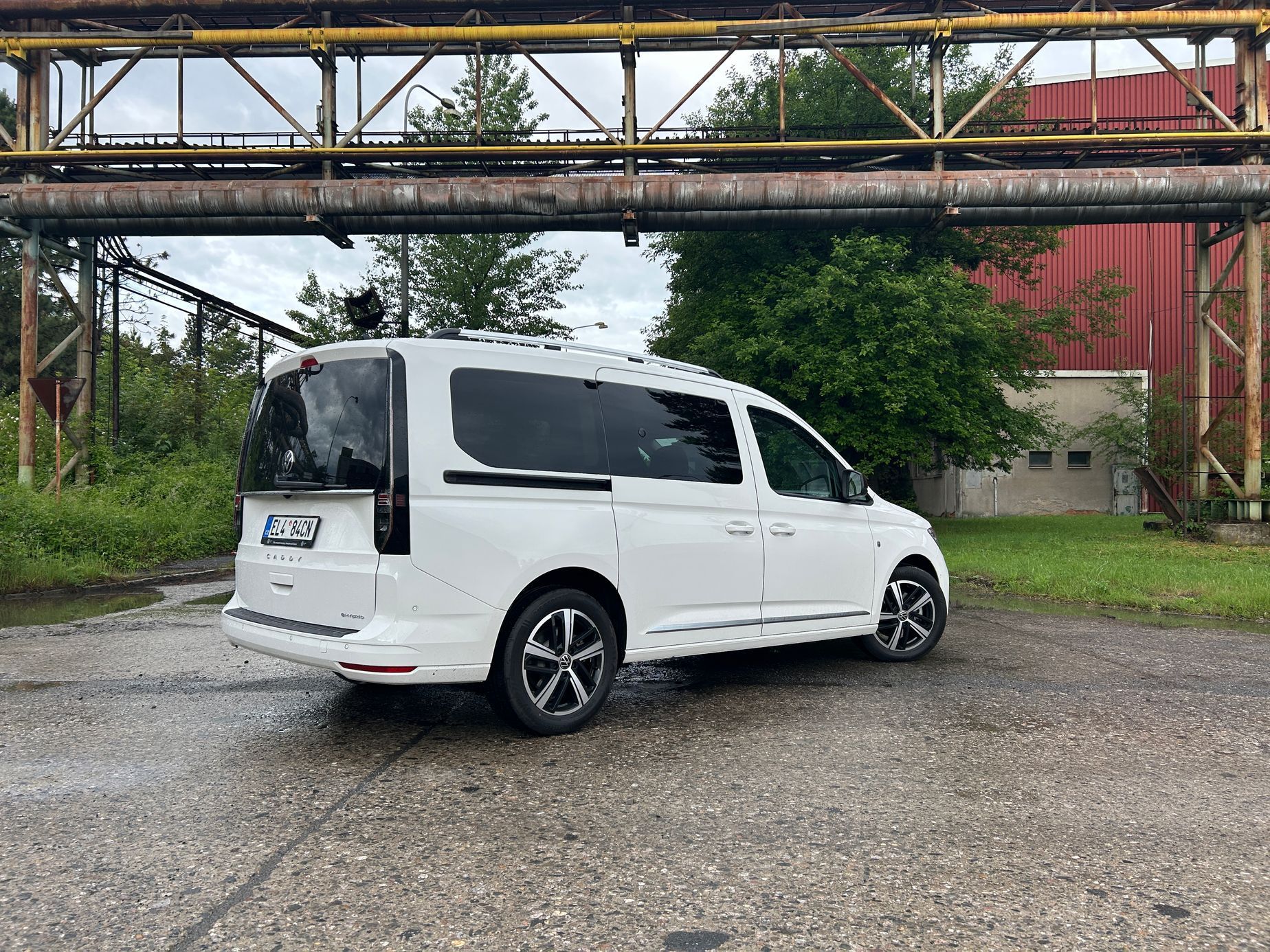 VW Caddy plug-in hybrid