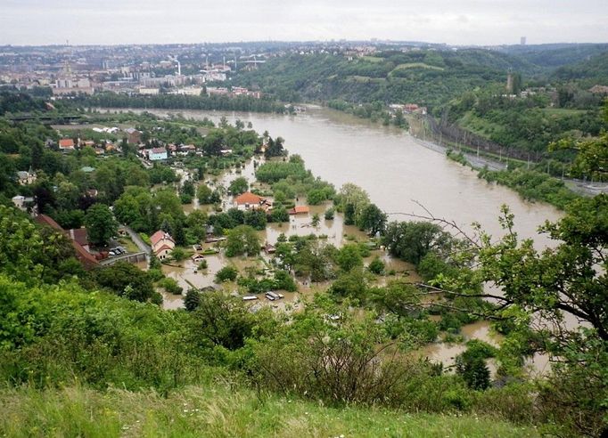 Podhoří z bohnické vyhlídky.